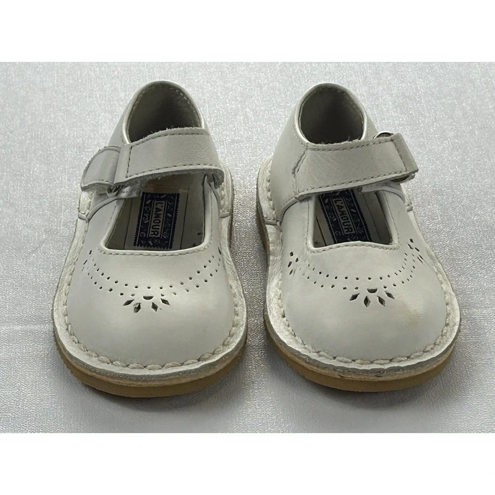L'Amour Girls Size 5 White Leather Mary Jane Shoes Perforated Floral Dress